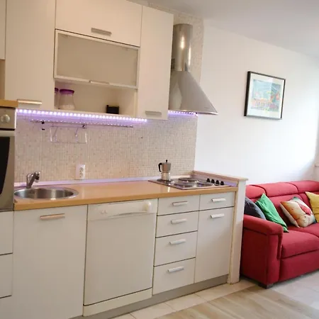 Lägenhet Visilo Apartment - 10 Min To Old Town - Park & Sea