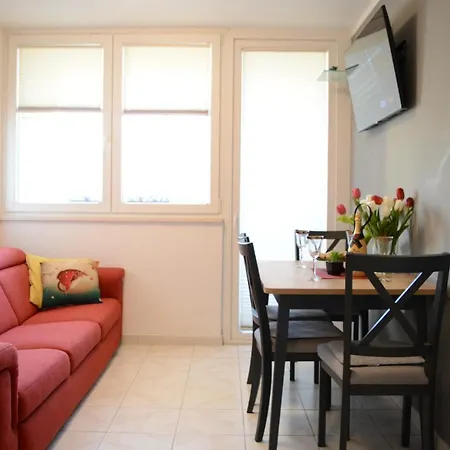 Lägenhet Visilo Apartment - 10 Min To Old Town - Park & Sea