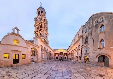 Visilo Apartment - 10 Min To Old Town - Park & Sea Lägenhet