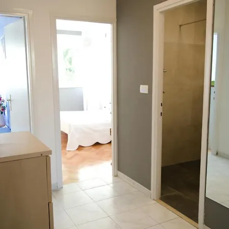 Visilo Apartment - 10 Min To Old Town - Park & Sea Daire